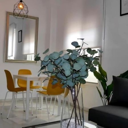 Malaga City One Bedroom Apartment By Namaste Elite Esterno foto